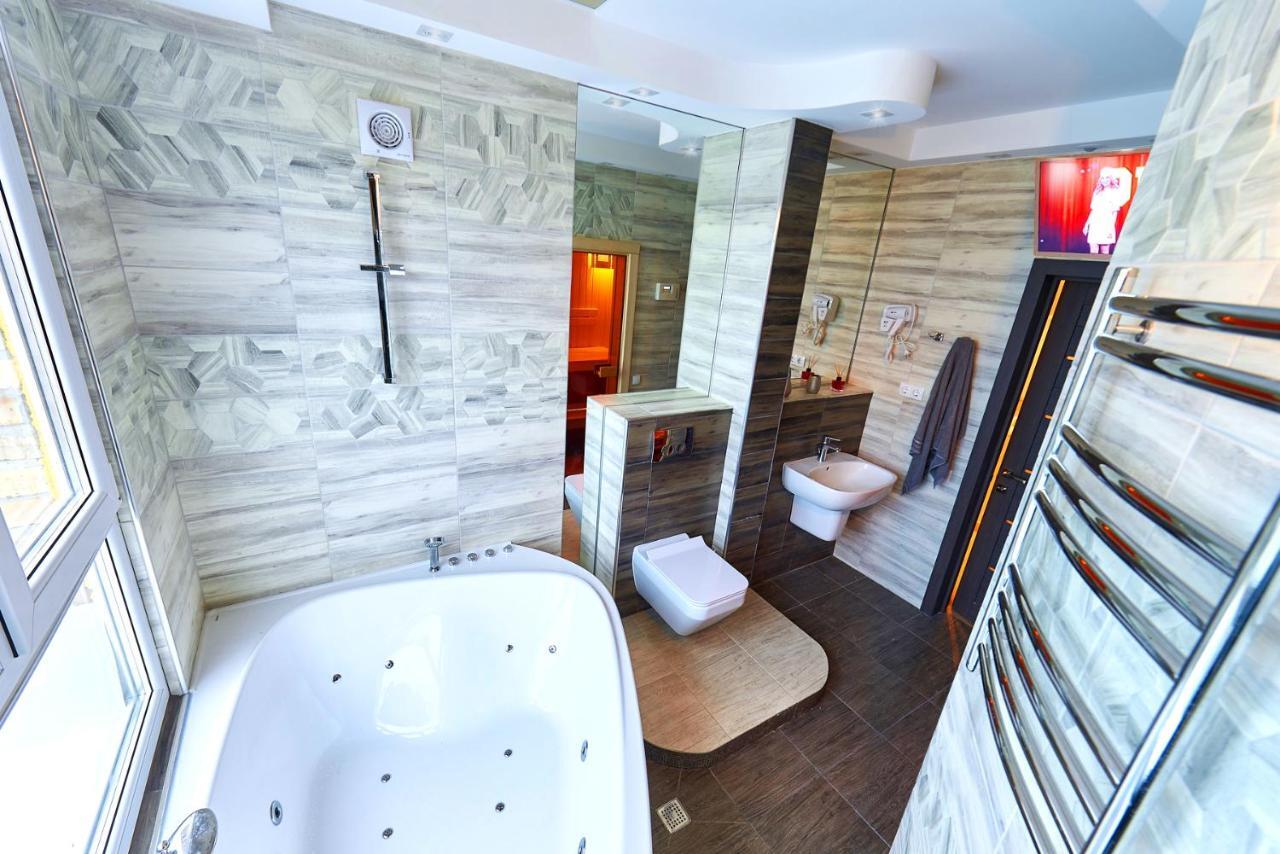 Sauna, Big Jacuzzi , Khreshchatyk apartments Kiew Exterior foto