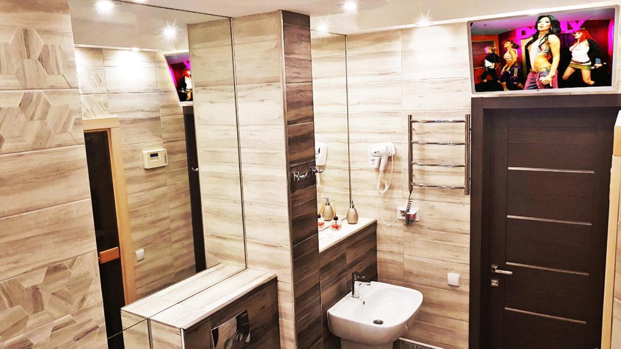 Sauna, Big Jacuzzi , Khreshchatyk apartments Kiew Exterior foto